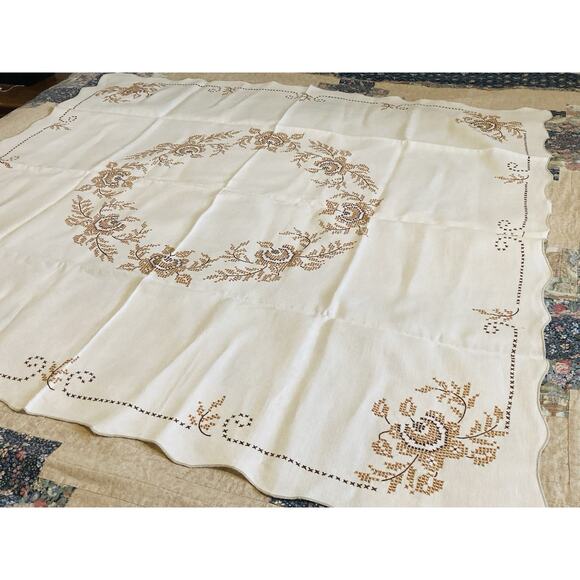 VTG Tablecloth Hand Embroidered CROSS STITCH Cream Brown Floral Neutral Taupe Es - Picture 9 of 16
